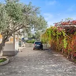 2 Bedroom Gorgeous Apartment In Rogoznica *
