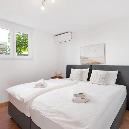 2 Bedroom In *