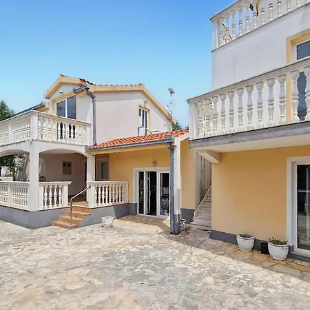 Apartment Stunning In