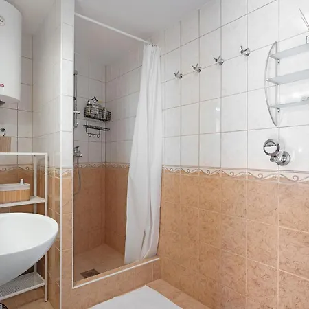 2 Bedroom In *