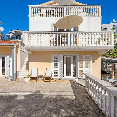 Stunning In 罗戈兹尼察